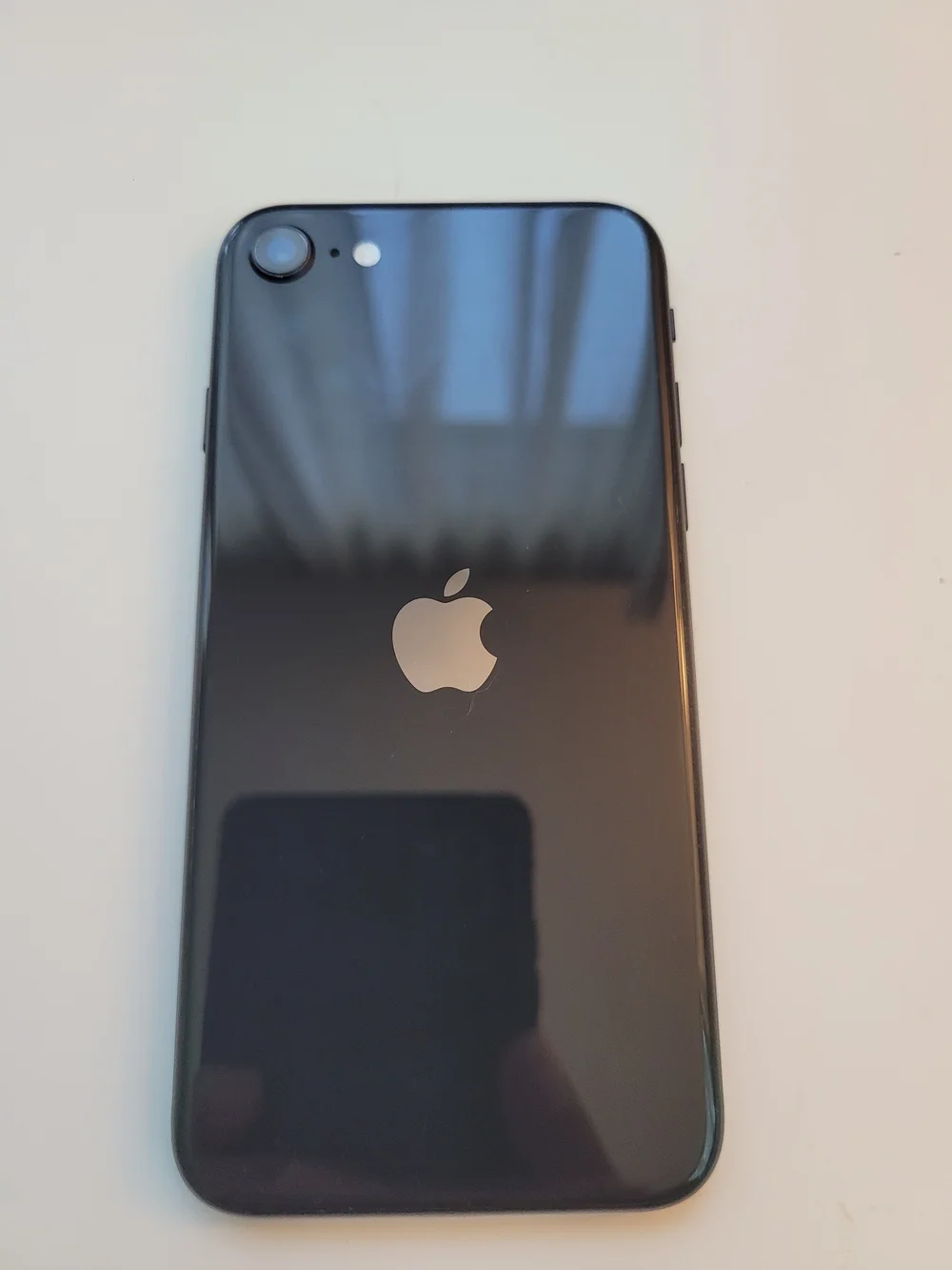 iPhone SE 2nd Gen (Black) 64 Gb Used **AJ**